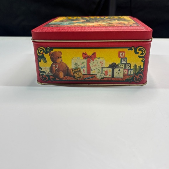 Crayola Crayon Christmas Collectible Holiday Tin Kids Vintage 1992 Empty - Picture 2 of 11